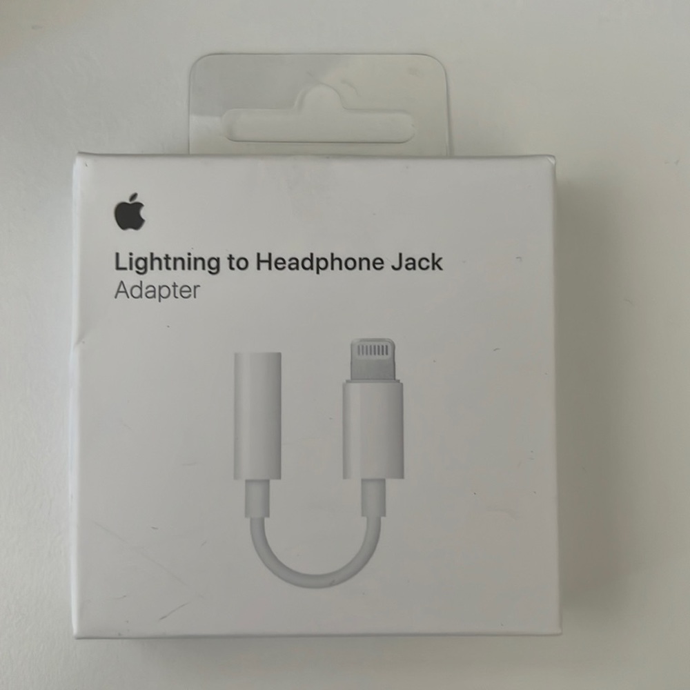 New Apple Lightning to 3.5 mm Headphone Jack Adapter